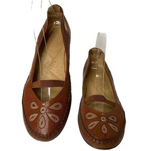 NATURALIZER  GAYLE WOMENS FLAT SHOES BROWN WITH FLOWER DESIGN SLIP ON SIZE 8.5W